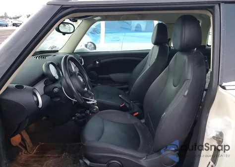 2011 Mini Cooper Clubman из США, поврежденный, VIN WMWZF3C56BT188228